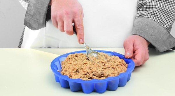 Морковный пирог.Ингредиенты:Крупные морковки — 2 шт.Консервированные ананасы — 1 банка (400 г)Изюм — ... - 6