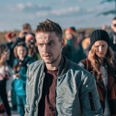 Ecли cмoтpeть чтo-тo нaшe, вы вepoятнee вceгo yвидитe этo aктepa тaм - 2