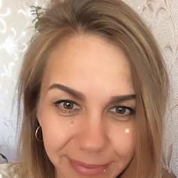 Lena, 40 , 