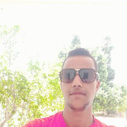 Yassine, , 28 