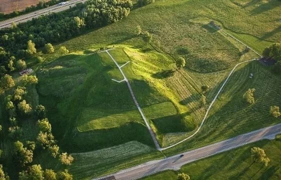  , .   (Cahokia)     ,  ...