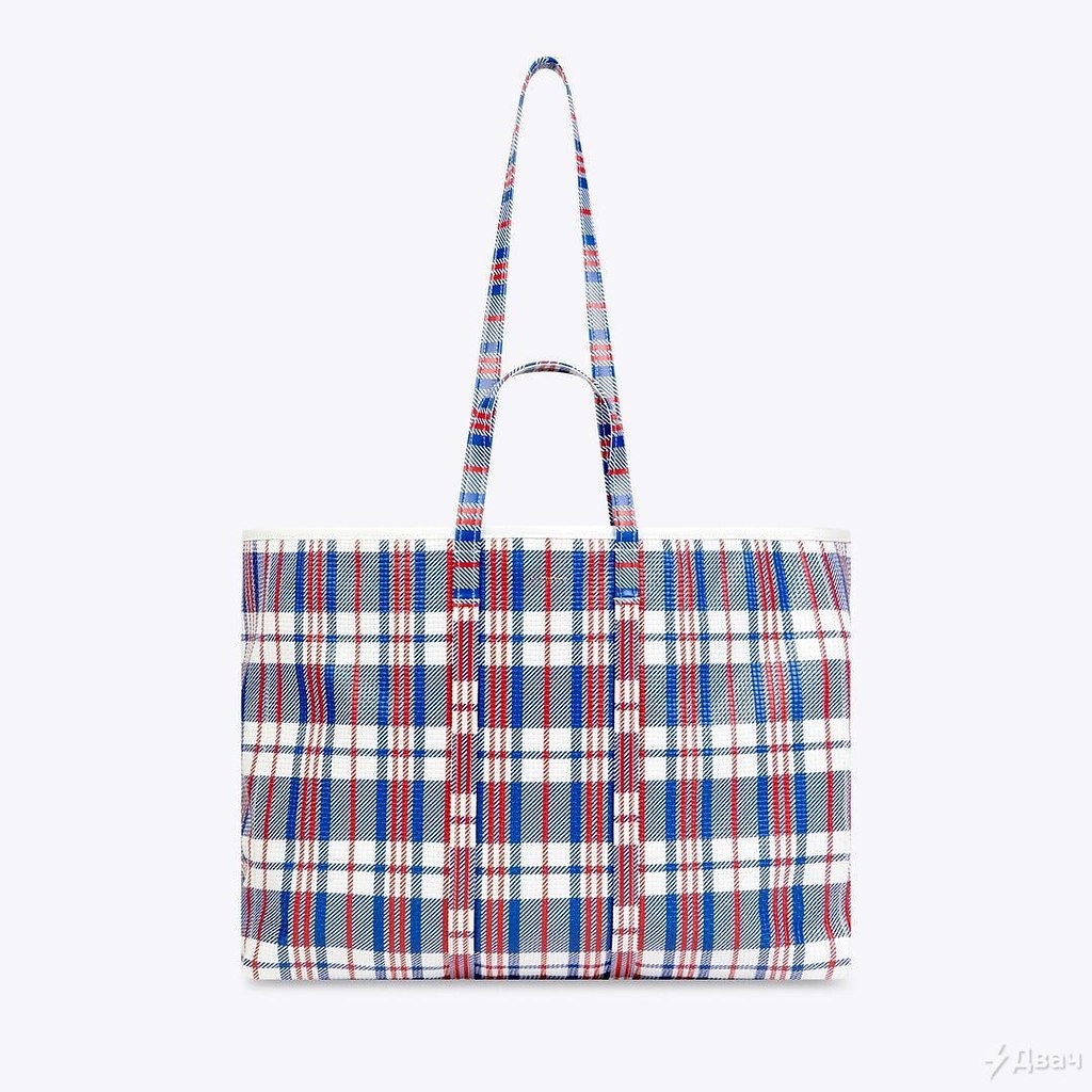     -  152 000 .    Balenciaga.  ... - 3