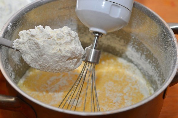 Торт «Tres leches».Ингредиенты:Мука — 400 гСахар — 450 гМолоко — 1 чашкаЯйцо — 5 шт.Масло сливочное ... - 5