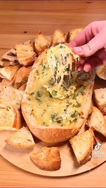 С таким хлебушком можно и никуда не ходить! Фильм, что-то попить и больше ничего не нужно - 9