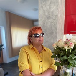 Eleonora, 56, 