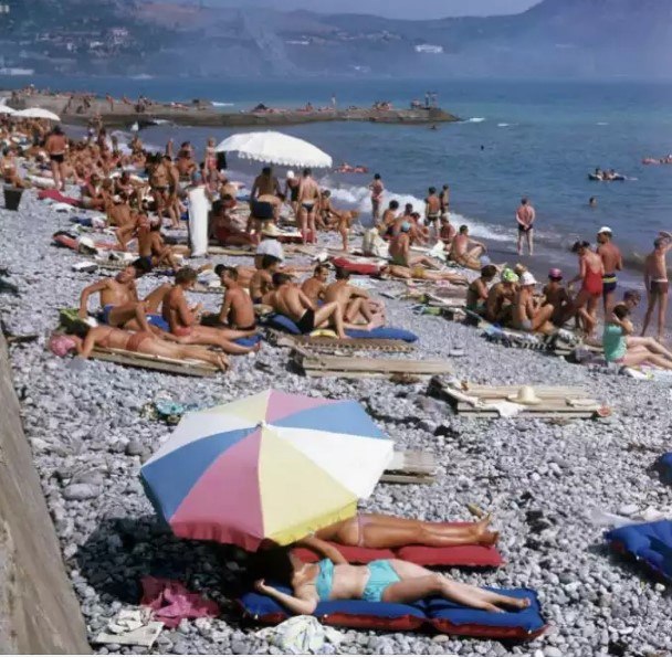   , 1970- .