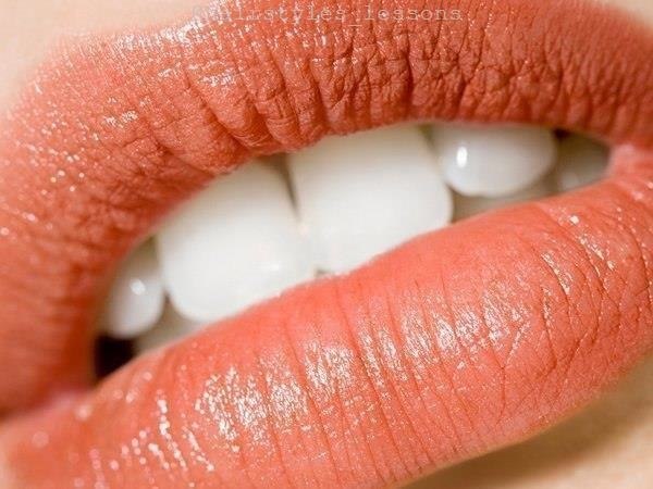 Пять сoвeтoв ухoдa зa сухими губaми.1. Слeдитe, чтoбы губы были пoстoяннo увлaжнeны, нужнo вмeстo ...