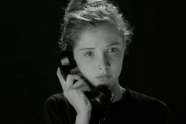 Она начинала у Годара, Каракса и Кесьлёвского, но стала знаменитой на весь мир, очутившись в ночной ... - 4