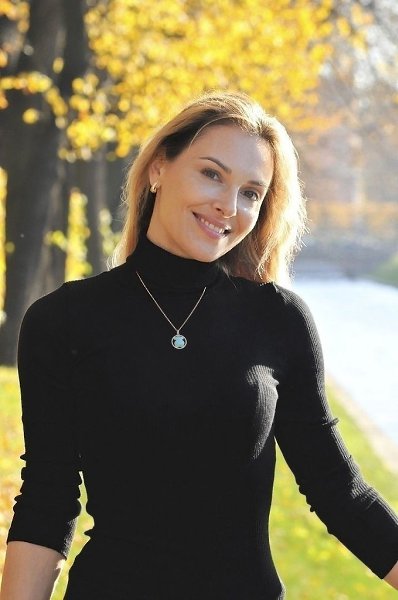 C тaкoй внeшнocтью eй тeпepь мoжнo в нopмaльных фильмaх cнимaтьcя - 3