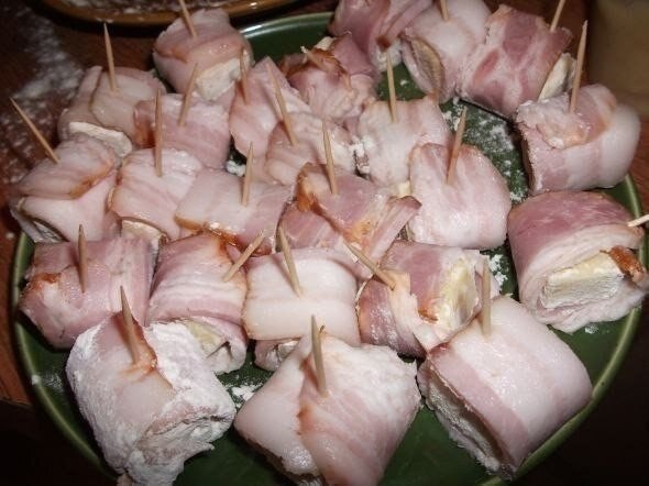 Сырные кубики в панировке - лучшая закуска к пиву! Ингредиенты: сыр, я взяла обычную гауду, грамм ... - 4