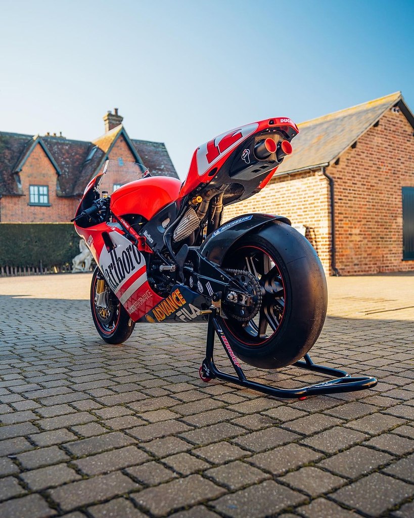 #Ducati@autocult - #FYSMmoto - 3