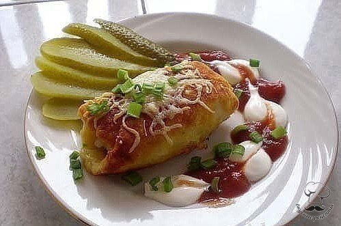КАРТОФЕЛЬНЫЕ РУЛЕТИКИ С МЯСОМ. Ингредиенты: -Картофель – 500-600г -Яйцо сырое – 1шт -Мука пшеничная ...