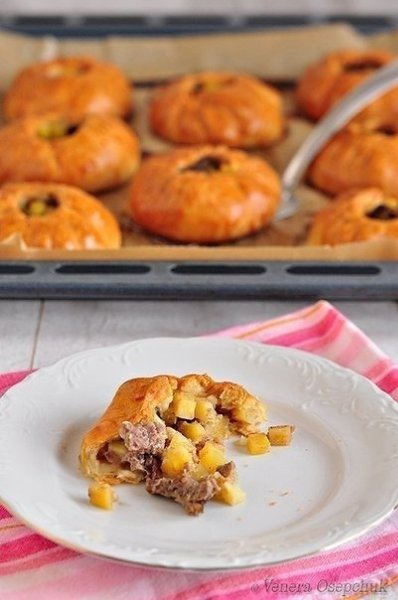 Вак балиш (маленькие пироги с мясом и картошкой). Я сегодня со своими любимыми пирогами!))) Они у ... - 5