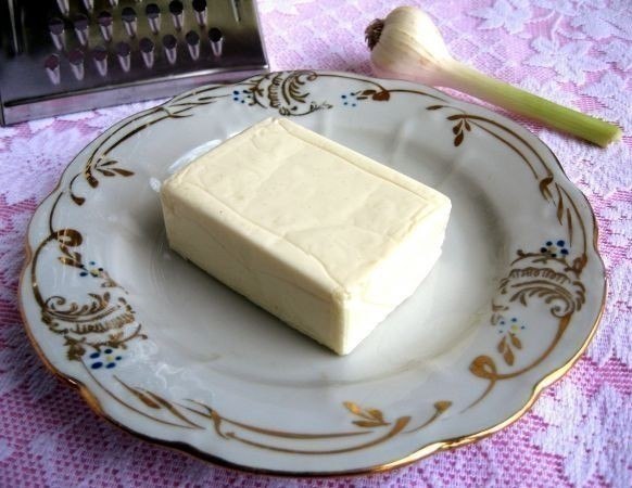 Рулетики из кабачков .Ингредиенты: Кабачки – 4 шт. Сырок – 1-2 шт. Чеснок – 4 зубчика. Помидоры – 1 ... - 4
