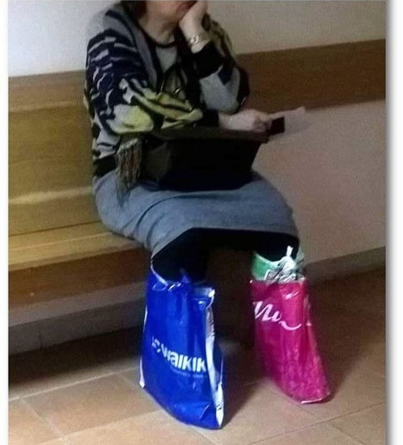     ..