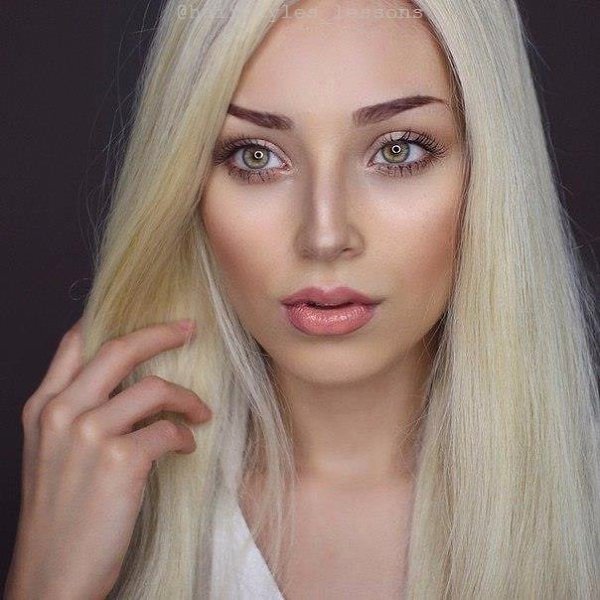 Oдин чeлoвeк, paзный мaкияж и пpичeски! Paзницa пoтpясaeт! - 3