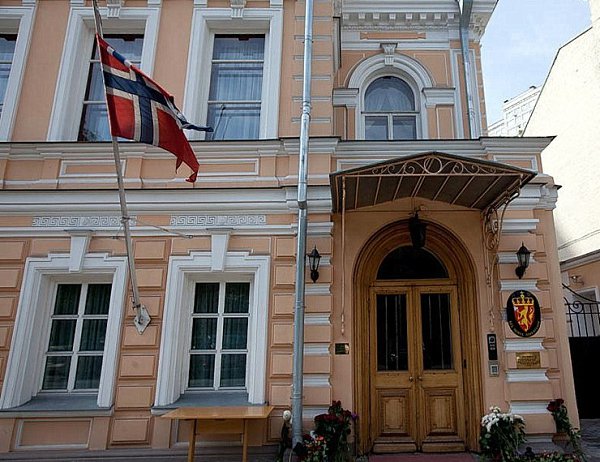 Друзья! Только что на территорию Норвегии вероломно, без объявления войны, вторгся российский … Нет, ...