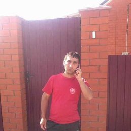 Vardan, 35,  