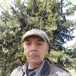 Konstantin, 64, 