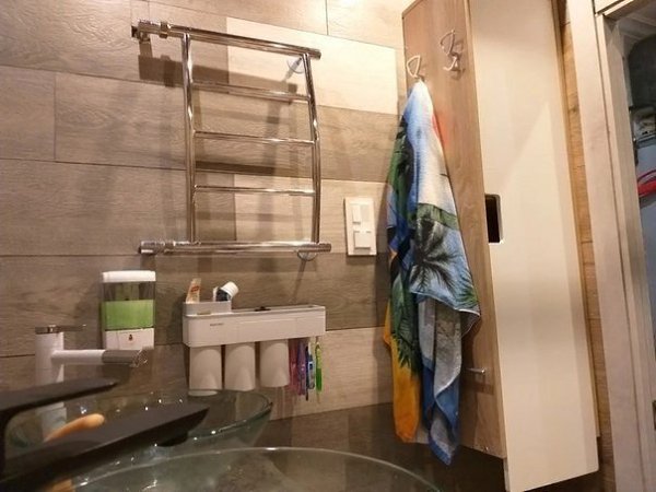 Кто там говорил, что девушки слабый пол) Вот Вам мастерица, девушка сама сделала ремонт в ванной - 8