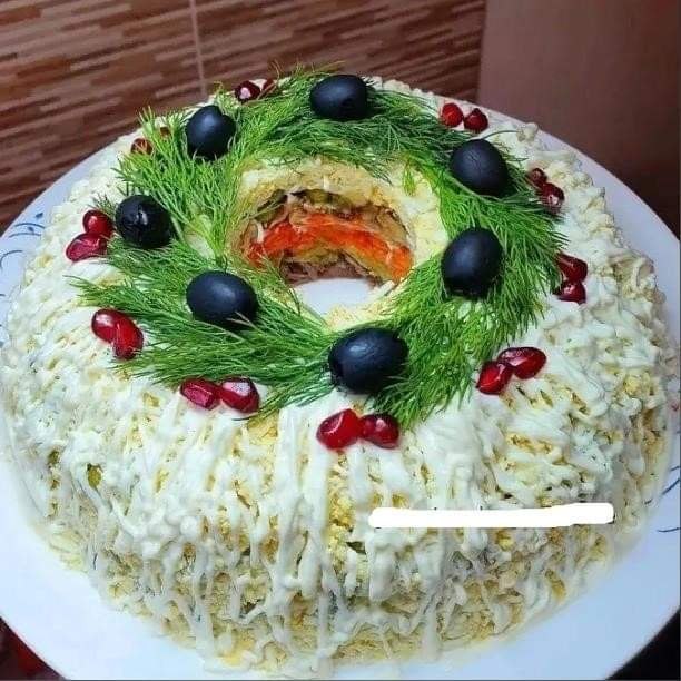 Салат «Купеческий» с мясом, грибами и сыром. Ингредиенты: Отварная говядина или свинина 300 гр. ...