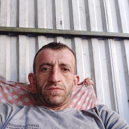 Andreas, 38, 