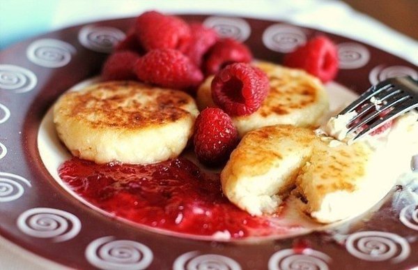 Сырники.Невероятно вкусные. Примерно на 3-4 шт.Ингредиенты:Творог 10-18% – 150 гЯйцо (желток) – ...