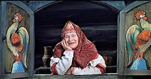Нужно создать сеть отелей "Бабуля" с коврами на стенах, кроватью с панцирной решеткой, ...