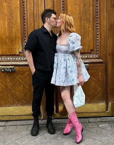 27-летняя дочь Алека Болдуина и Ким Бейсингер объявила о беременности. 64-летний американский актер ... - 3