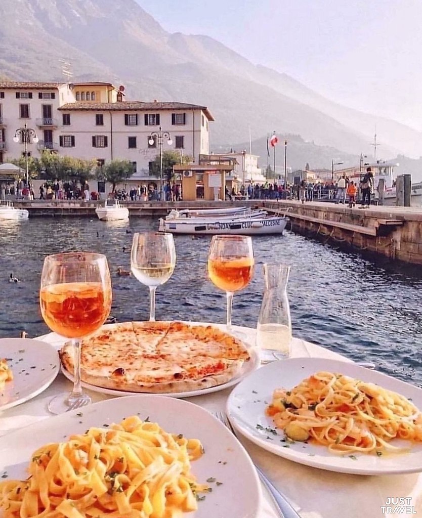 a  ea.#art #travel #world - 9