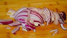 Чечевица с луком и помидорами.Отличный альтернативный гарнир, смело претендующий на самостоятельное ... - 2
