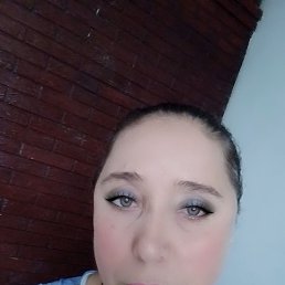 Elena, 44, 