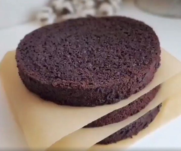ШОКОЛАДНЫЙ БИСКВИТ. Бисквит по этому рецепту получается самый вкусный Он насыщенный и сочный и не ...
