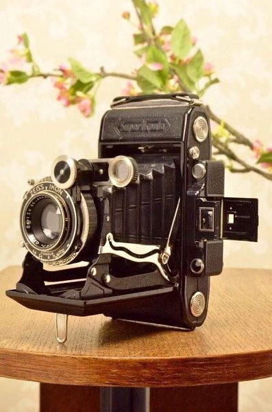 1935 Zeiss Ikon Super Ikonta 69 Tessar Lens Camera