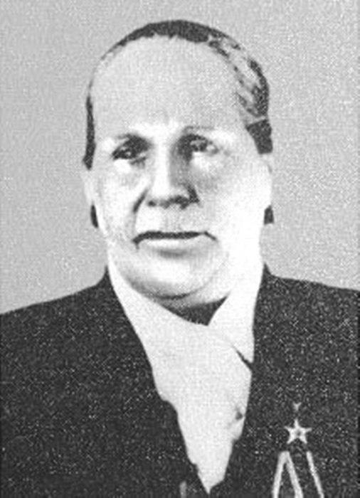 Анастасия Ильинична Аксёнова, (18 октября 1903 — ?) — Герой Социалистического Труда, звеньевая ...