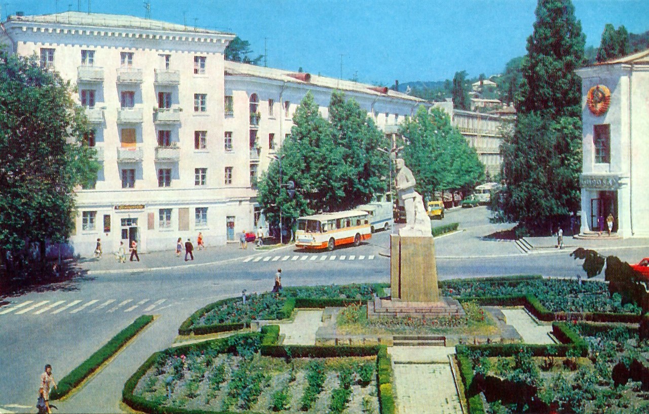 Туапсе, площадь Ленина. Начало 1980-х гг. Автор фото: В. ... | Назад в СССР  | Фотострана | Пост №2465286337