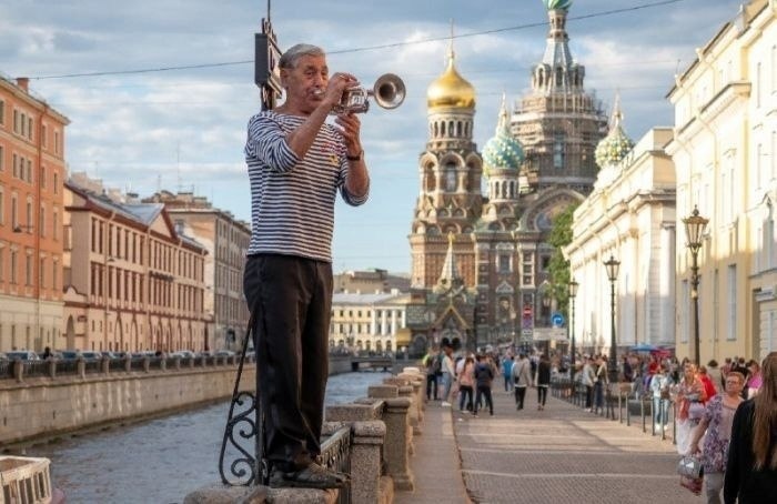 Для уличных музыкантов в Петербурге организуют более 200 площадок. Выступления уличных музыкантов в ...