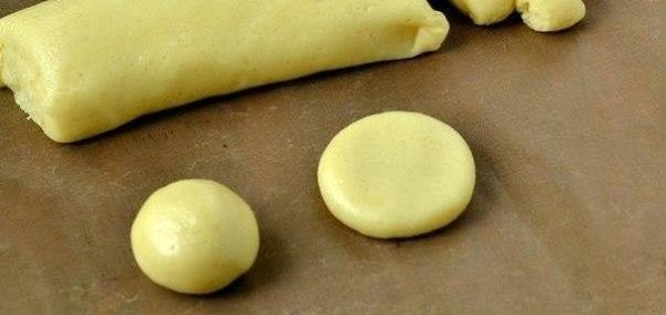 Печенье на сковороде.Ингредиенты:-3 ст. л. масло подсолнечное рафинированное-1.5 ст. мука ... - 4