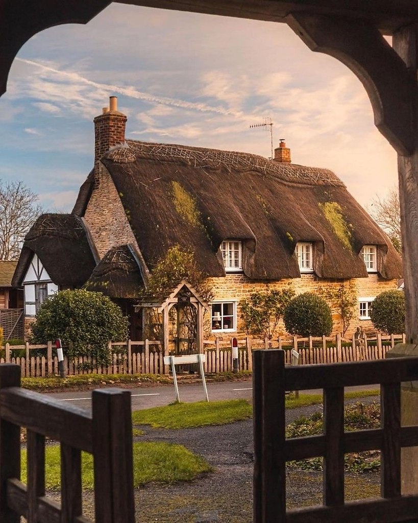  ,  . (Cotswolds)         ... - 5