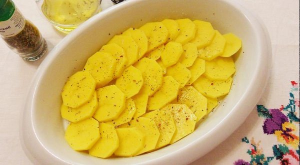 Мясо по-орловски.Ингредиенты:говядина (мякоть) 700 гкартофель 600 гшампиньоны 300 грастительное ... - 2