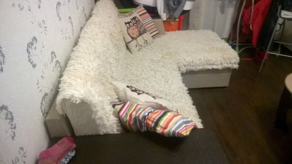 Решил сшить чехол для дивана из старенького пледика!) Целый день шил! Зацените. - 2