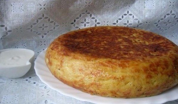КАРТОФЕЛЬНАЯ ЗАПЕКАНКА С СОСИСКАМИ .ИНГРЕДИЕНТЫ: Картофель (вес очищенного) — 850 г Сосиски — 8 шт ... - 8