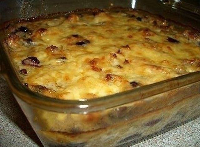 ЖУЛЬЕН С КУРИЦЕЙ И ГРИБАМИ .. Вам потребуется:- 1 луковица среднего размера- 100-150 г куриного филе ...