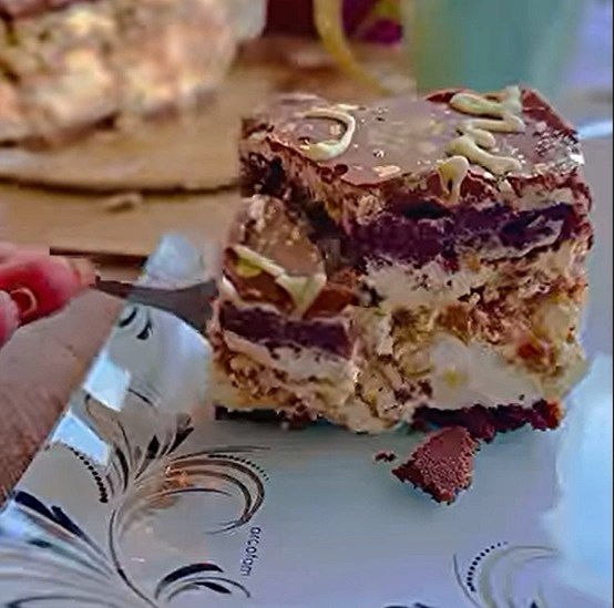 Торт «СНИКЕРС». Просто невероятно ТОРТИК ПОЛУЧАЕТСЯ! Однозначно самый вкусный сникерс который может ...