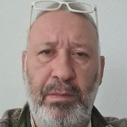 Ali, , 52 