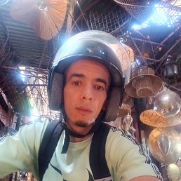 Yassine, 34, 