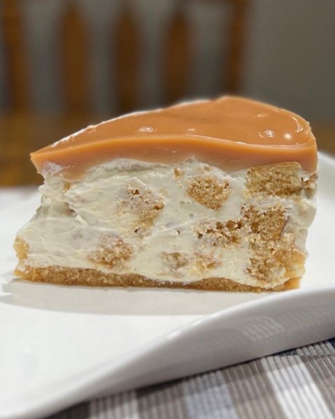 Изысканный «Медовик».Уверена, вам понравится по вкусу КОРЖИ: – 180 гр. сливочного масла 82%; – 100 ...