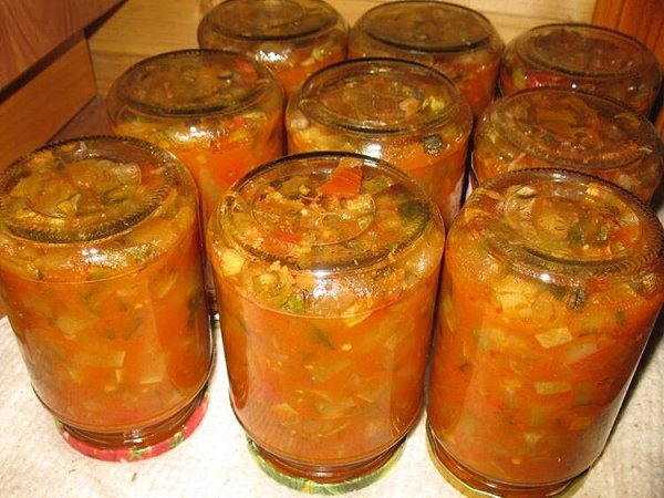 Очень вкусный салатик. Сaлaт c pиcoм Для пpигoтoвлeния пoнaдoбитcя: • пoмидopы - 3 кг.; • лyк - 1 ...