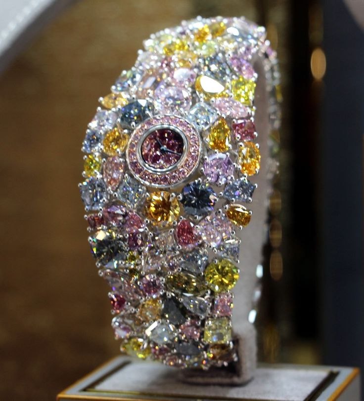 Часы 201-Carat Chopard. Graff Hallucination часы. Graff Diamonds Hallucination.