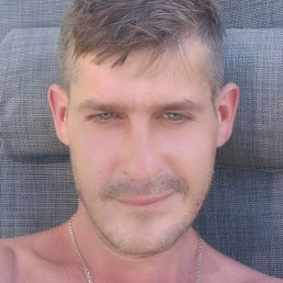 Sergiu, , 44 